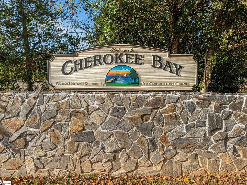 Create your dream lake lifestyle on this beautiful .92-acre lot - photo 4