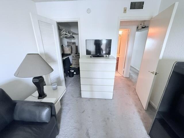 Welcome to this charming two-bedroom, one-and-a-half-bath - photo 8