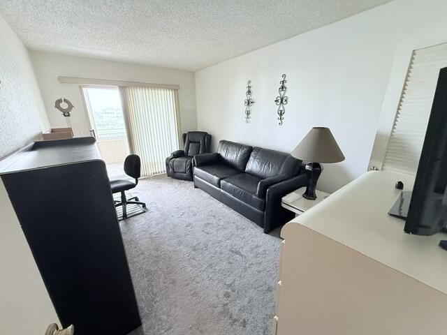 Welcome to this charming two-bedroom, one-and-a-half-bath - photo 10