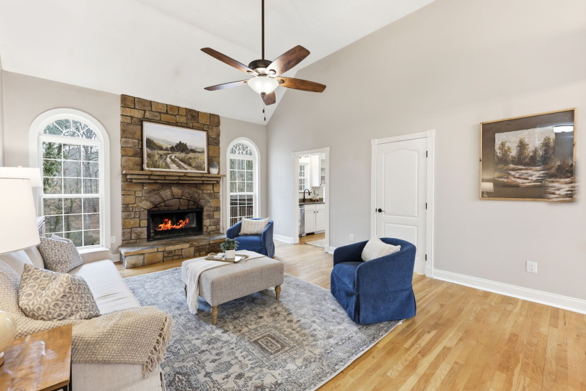4 BR 4 Bath with dock in Deep water - Forsyth County Lake - photo 6