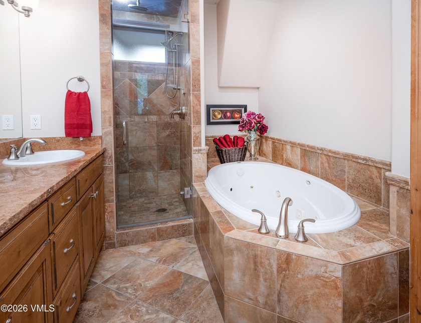 Welcome to this beautifully maintained three bedroom, three bath - photo 23