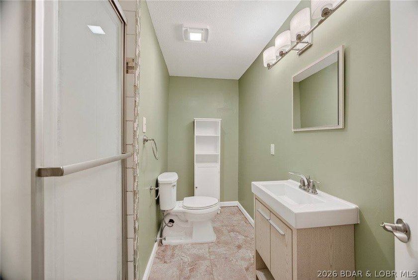 Experience the best of Lake of the Ozarks living in this - photo 48