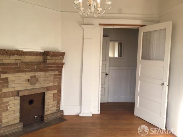 Middle floor 2 BR with parking. As you enter, you'll see the - photo 2