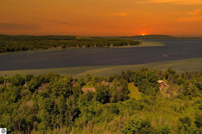 Create your dream home on this exceptional 0.70-acre waterfront - photo 3