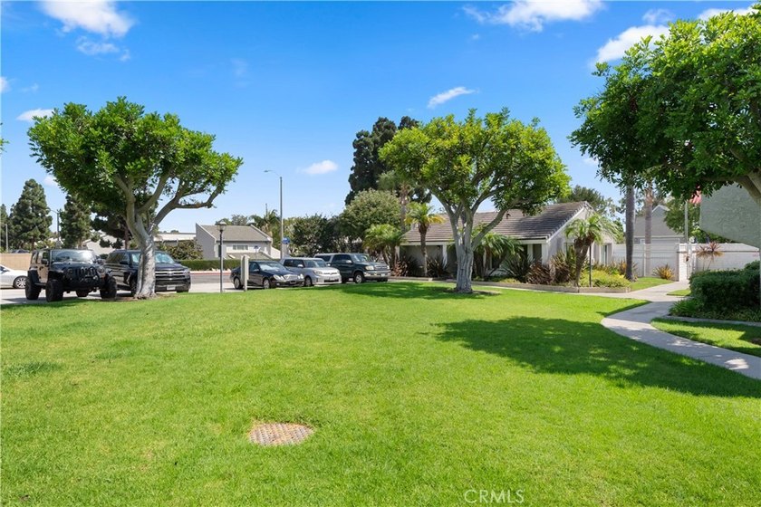 Well-maintained and beautifully updated, this 2-bedroom home in - photo 3