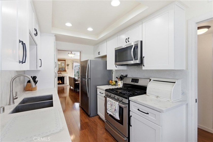 Well-maintained and beautifully updated, this 2-bedroom home in - photo 8