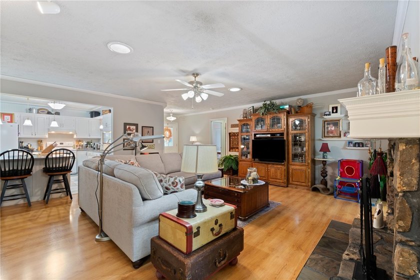 Welcome to your new home in the heart of the beautiful City of - photo 15