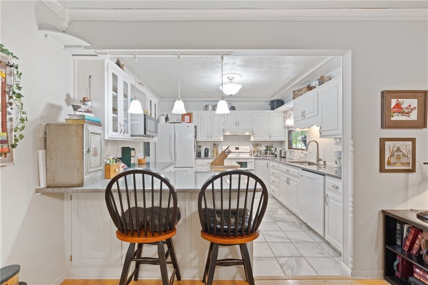 Welcome to your new home in the heart of the beautiful City of - photo 17