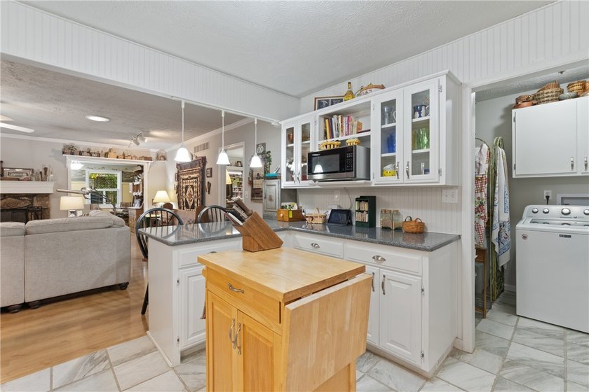 Welcome to your new home in the heart of the beautiful City of - photo 19