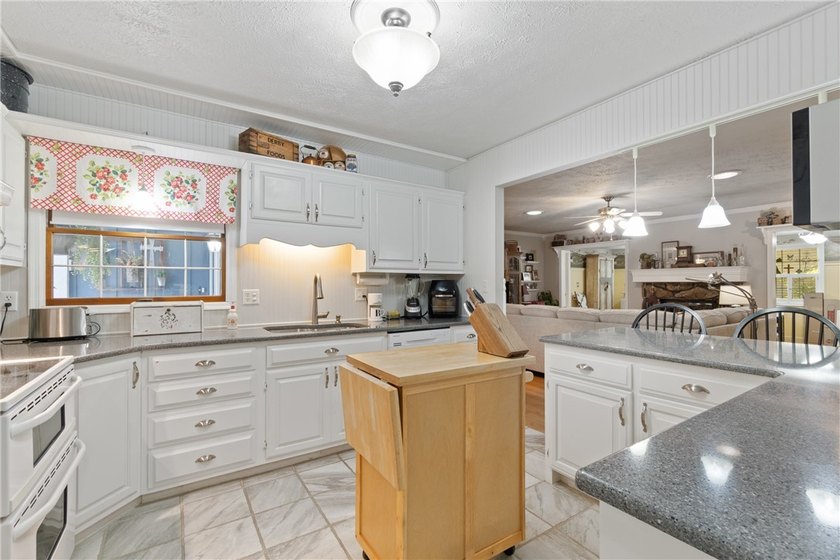 Welcome to your new home in the heart of the beautiful City of - photo 20