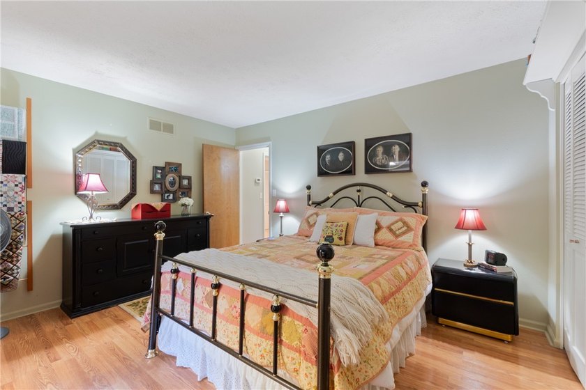 Welcome to your new home in the heart of the beautiful City of - photo 27