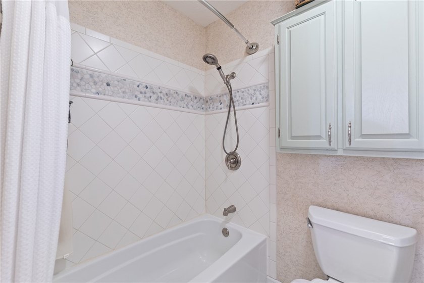 Welcome to your new home in the heart of the beautiful City of - photo 32