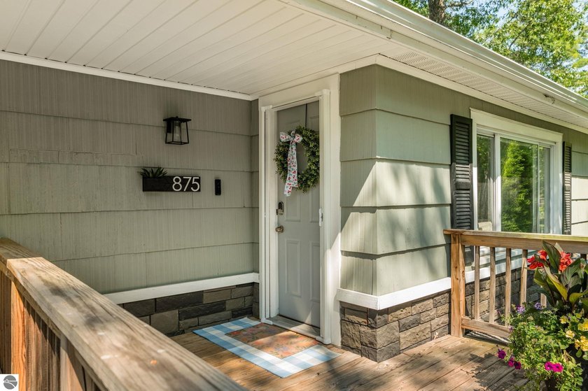 Enjoy the convenience of being just minutes from downtown - photo 3