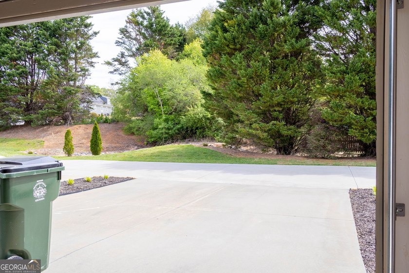 Welcome home to this amazing townhouse inside the city limits of - photo 42