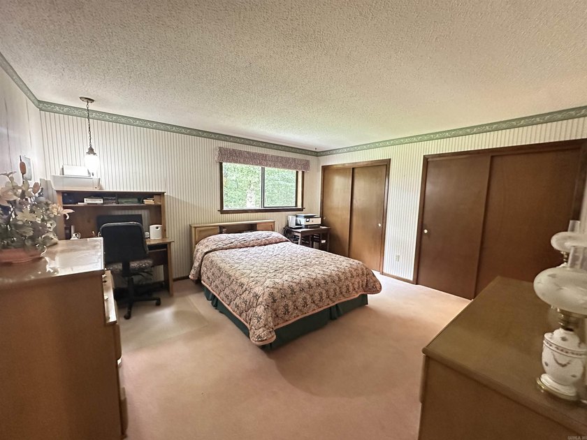 HOME with 4-CAR GARAGE on Flat Lot with a bathroom for each - photo 17