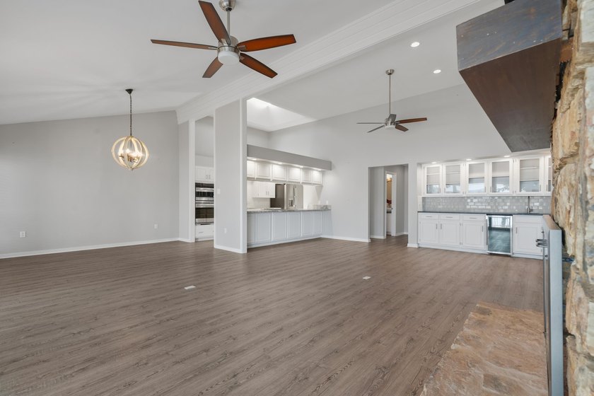 SELLER SAYS bring me an offer! Wonderful location and view !! - photo 18