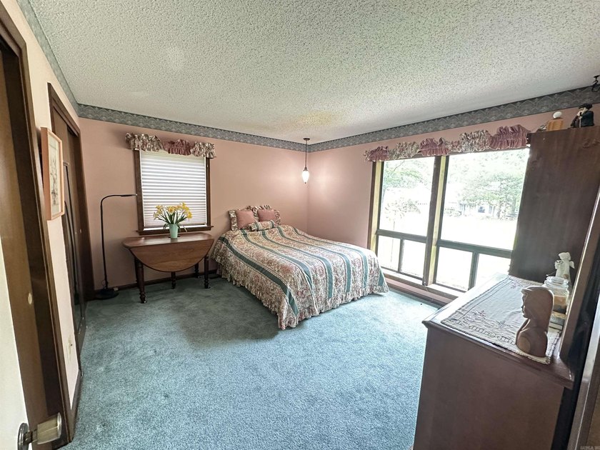 HOME with 4-CAR GARAGE on Flat Lot with a bathroom for each - photo 20