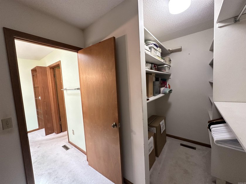 HOME with 4-CAR GARAGE on Flat Lot with a bathroom for each - photo 27