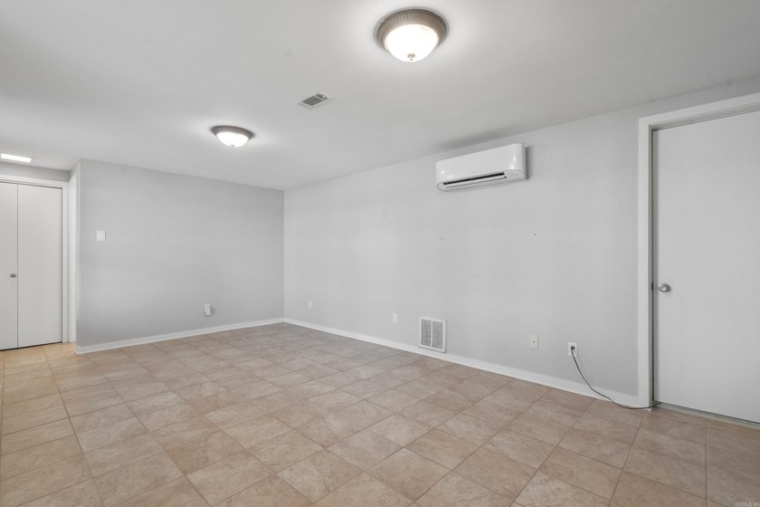 SELLER SAYS bring me an offer! Wonderful location and view !! - photo 34