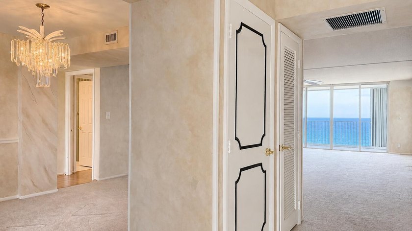 Direct oceanfront on the 14th floor of Three Thousand South- a - photo 8