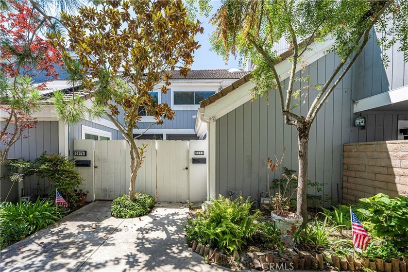 WATERFRONT FIXER WITH INCREDIBLE POTENTIAL! First time on the - photo 3