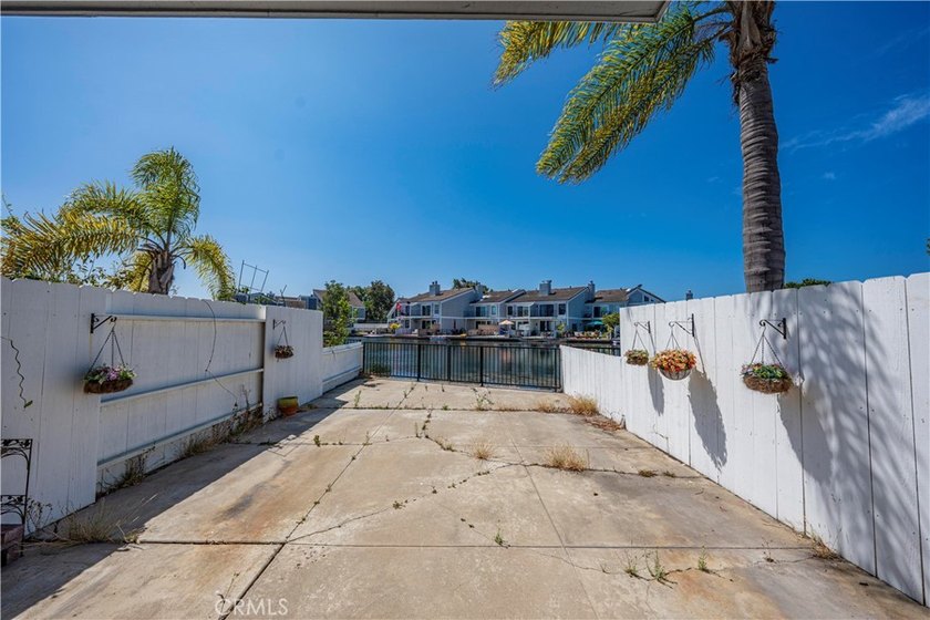 WATERFRONT FIXER WITH INCREDIBLE POTENTIAL! First time on the - photo 7