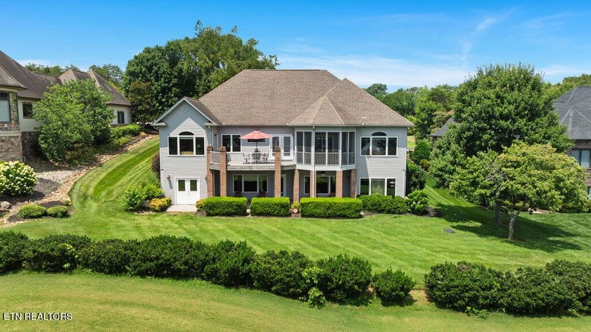 Some homes are beautiful. Others are rare. This one is a true - photo 6