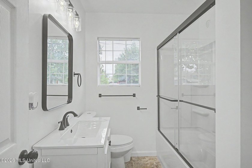 **Motivated Seller!** Welcome to this beautifully upgraded and - photo 4