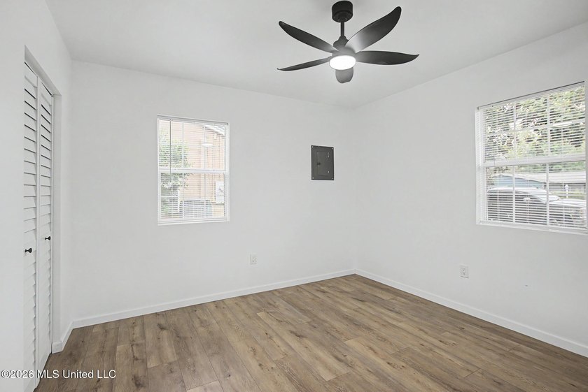 **Motivated Seller!** Welcome to this beautifully upgraded and - photo 9