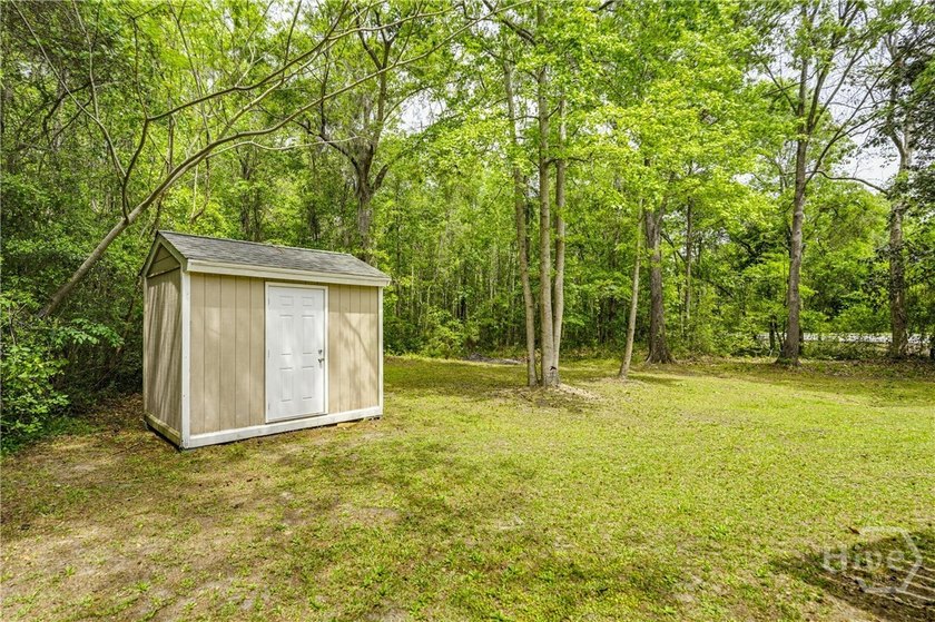 No HOA! Private Lot! Take a look at this newly updated 3-bedroom - photo 22