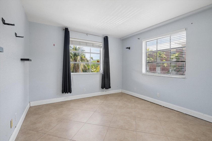 Priced to sell quickly. This East facing condo has a large - photo 9
