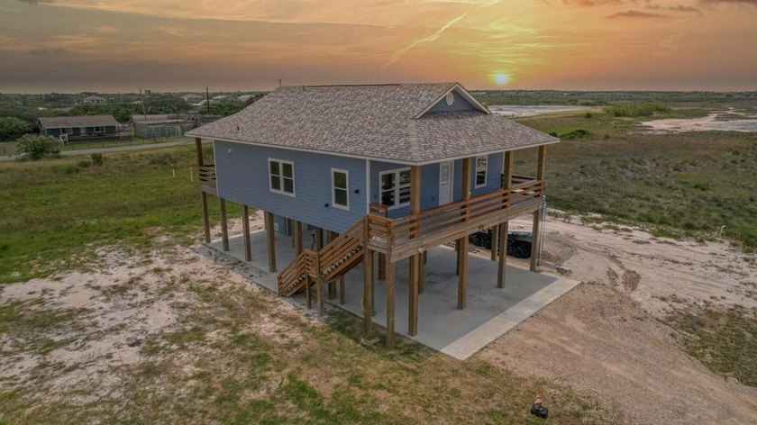 Coastal Luxury Meets Modern Comfort in Holiday Beach - New - photo 3