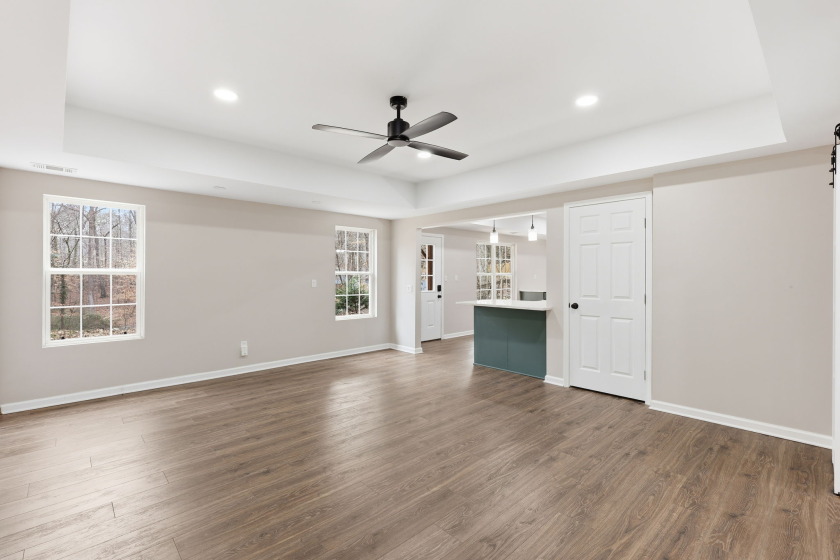 4 BR 4 Bath with dock in Deep water - Forsyth County Lake - photo 22