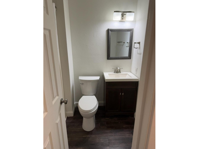 Lowest priced 4-bedroom in Destin with a private pool! Situated - photo 13