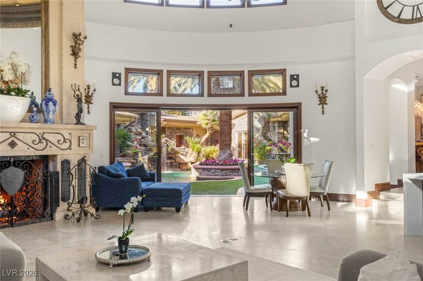 Timeless single-story custom estate with basement, offering 7 - photo 3
