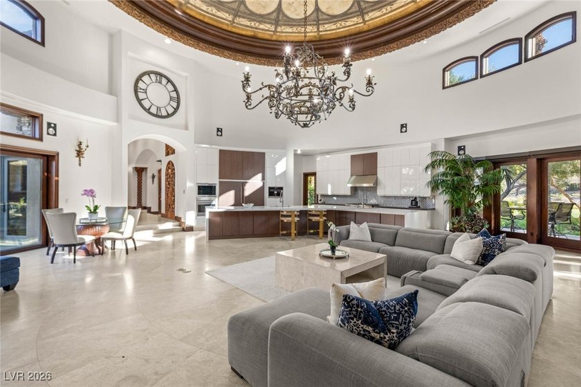 Timeless single-story custom estate with basement, offering 7 - photo 5