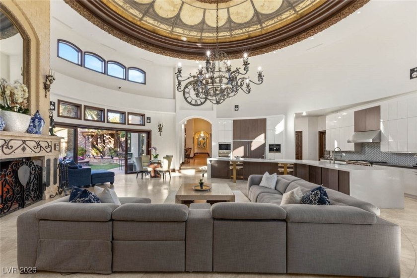 Timeless single-story custom estate with basement, offering 7 - photo 6
