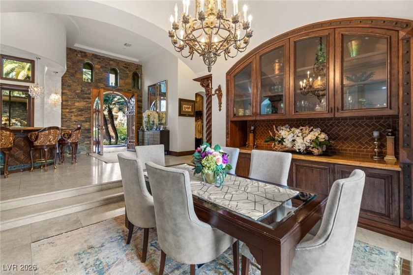 Timeless single-story custom estate with basement, offering 7 - photo 10