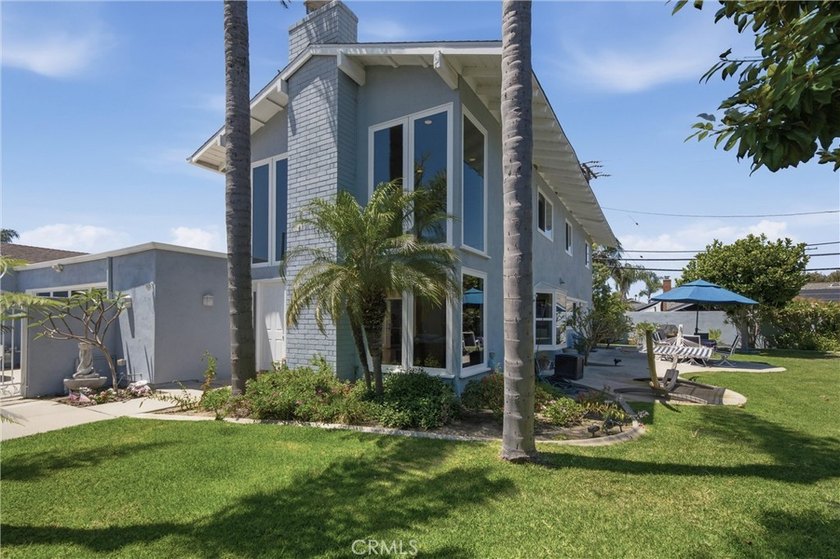 Welcome to the unique and coveted Deane Gardens community - photo 2