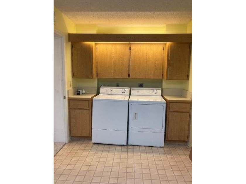 CONVENIENT 2BEDRM/2BTH FIRST FLOOR UNIT WITH UNOBSTRUCTED - photo 12