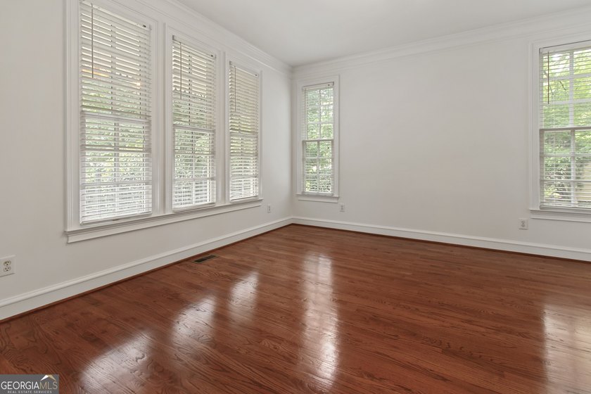 Beautiful home sitting on large cul-de-sac lot in high demand - photo 17
