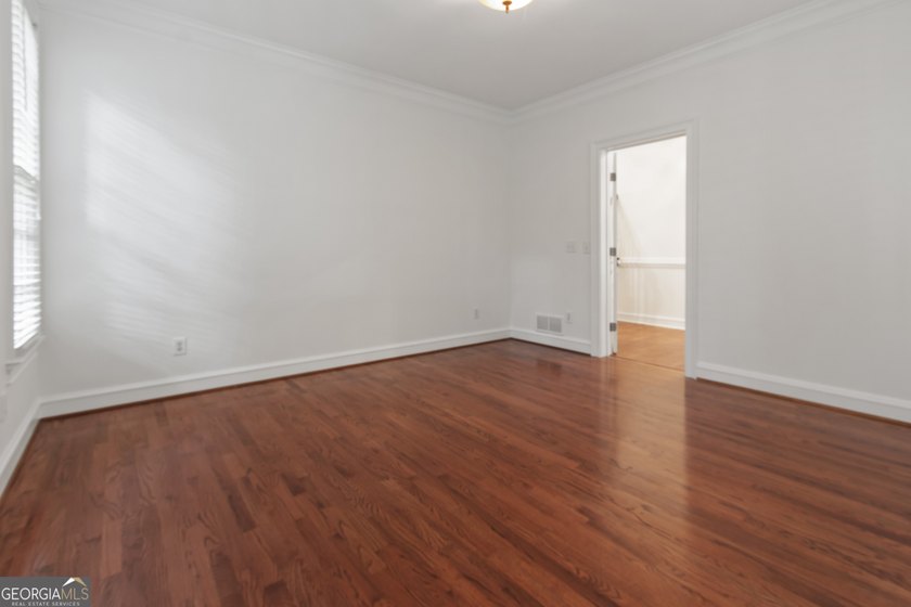 Beautiful home sitting on large cul-de-sac lot in high demand - photo 18