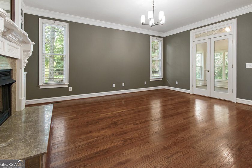 Beautiful home sitting on large cul-de-sac lot in high demand - photo 19
