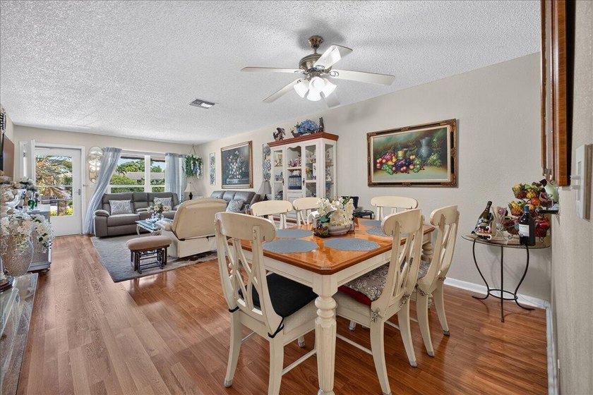 Welcome to this charming 2-bedroom, 2-bathroom condominium in - photo 9