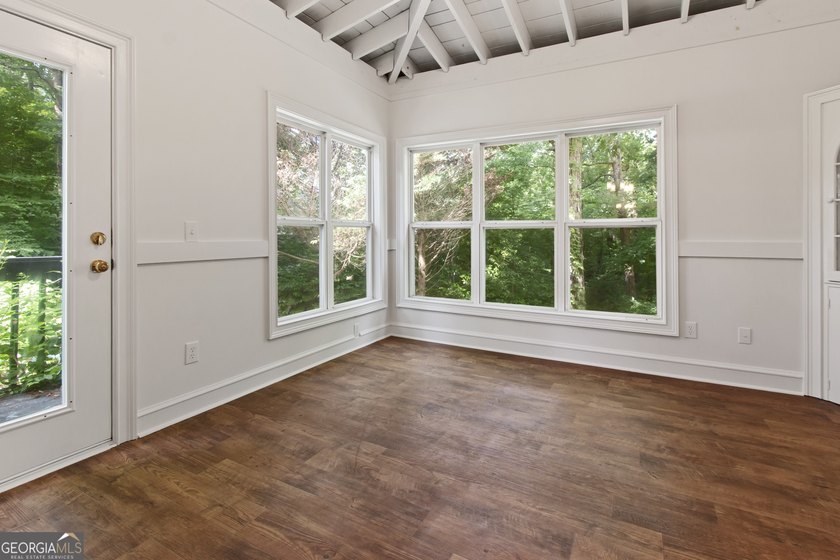 Beautiful home sitting on large cul-de-sac lot in high demand - photo 24