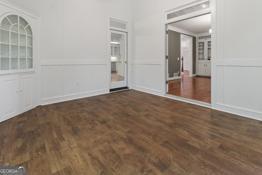 Beautiful home sitting on large cul-de-sac lot in high demand - photo 25