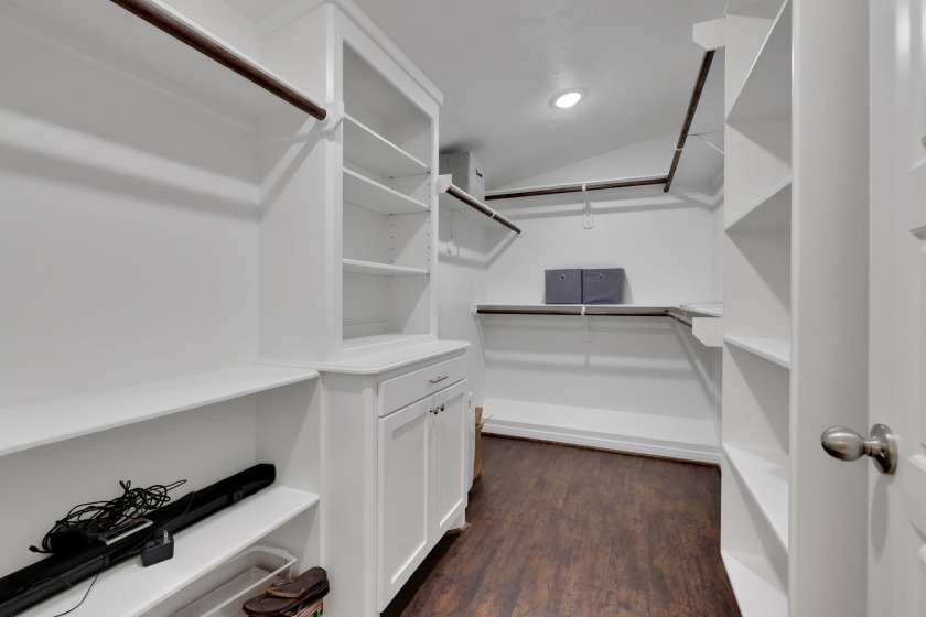 Renovated and Ready! Waterfront Entertainers Dream - photo 20