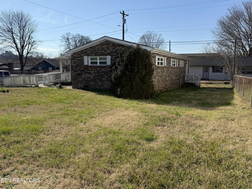 Back on market due to no fault of sellers. Buyer's financing - photo 8