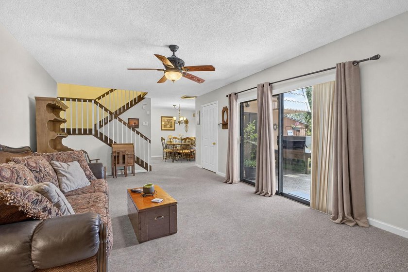 Affordable Move- In Ready Townhome in desirable Sandalwood Lakes - photo 7