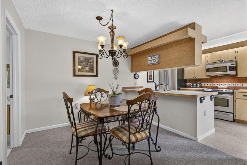 Affordable Move- In Ready Townhome in desirable Sandalwood Lakes - photo 8
